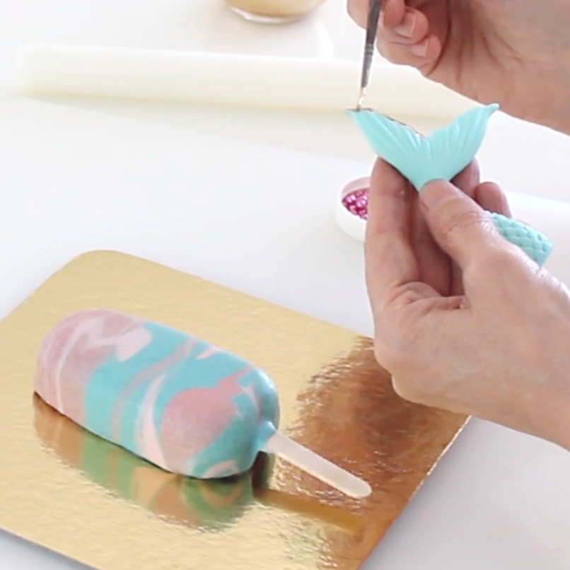Creazione del cupcake a forma di ghiacciolo a tema sirenetta